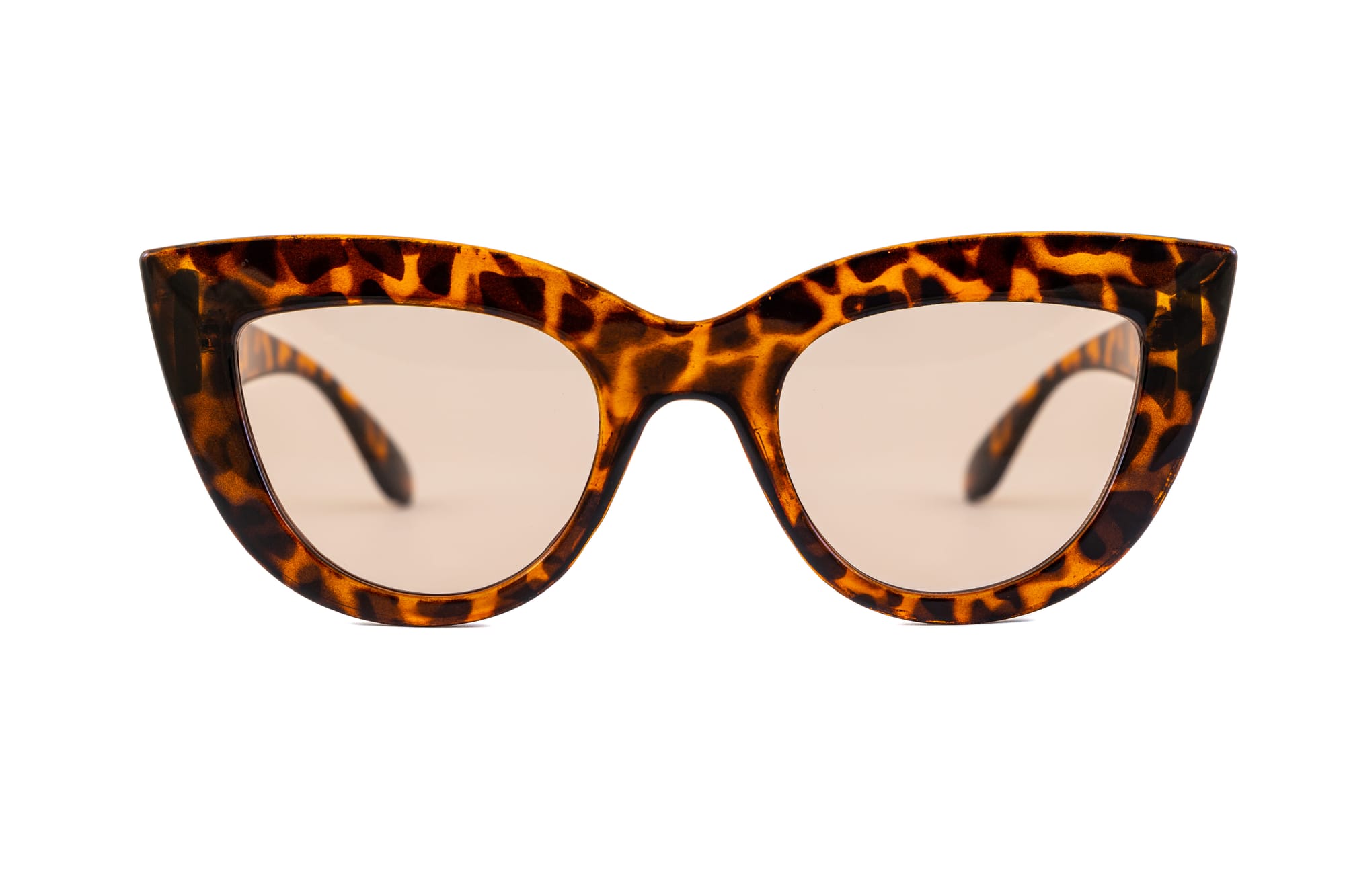 Cateye sunglasses in tortoiseshell